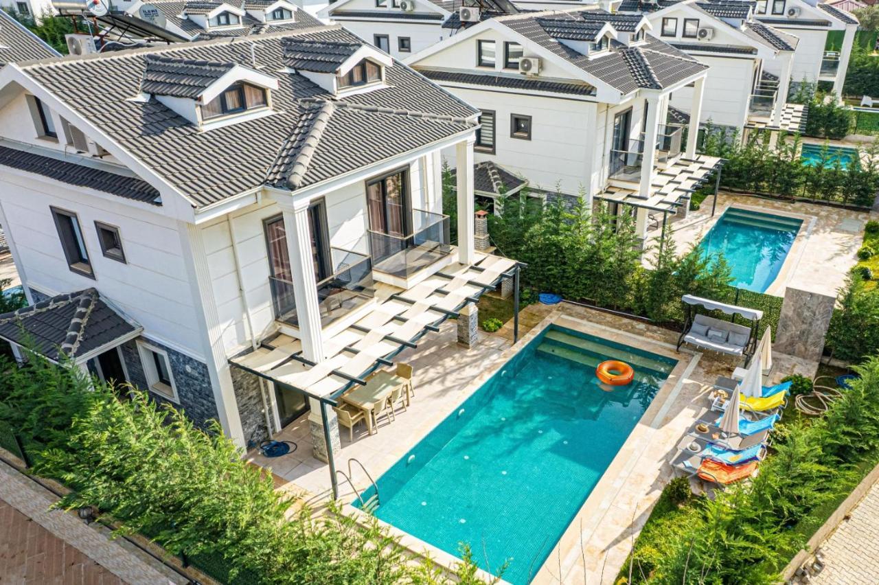 4 Bedroom Holiday Villa In Hisaroenue Oeluedeniz- Gold Rose Fethiye Kültér fotó