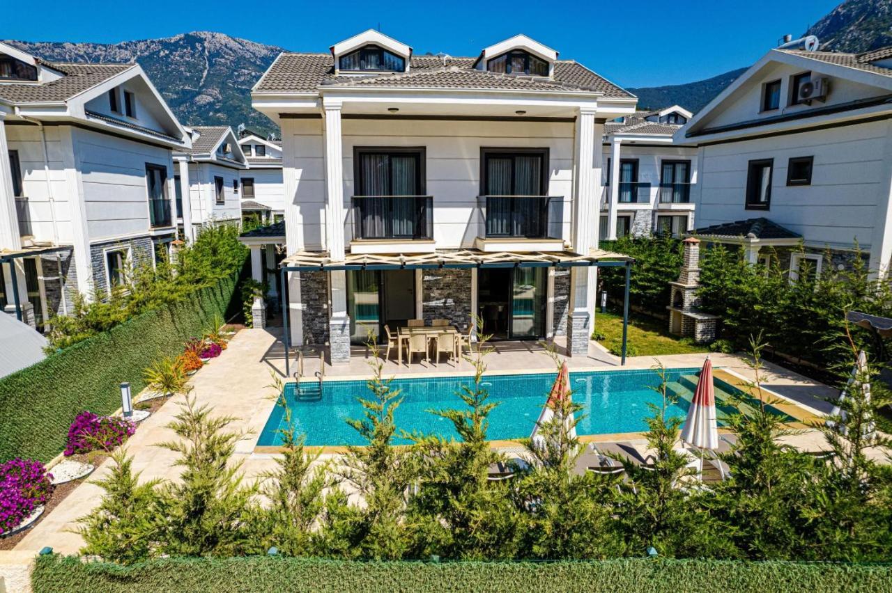 4 Bedroom Holiday Villa In Hisaroenue Oeluedeniz- Gold Rose Fethiye Kültér fotó