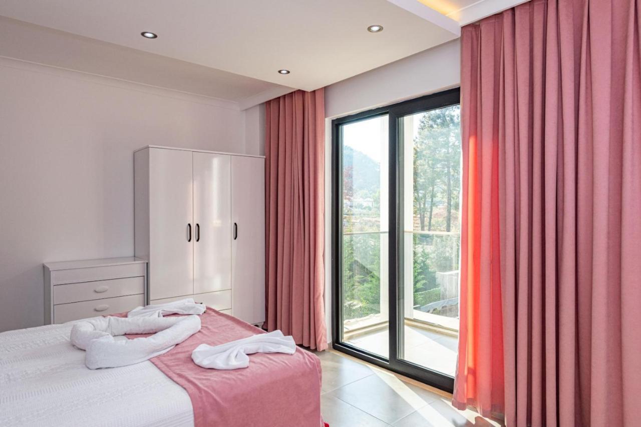 4 Bedroom Holiday Villa In Hisaroenue Oeluedeniz- Gold Rose Fethiye Kültér fotó