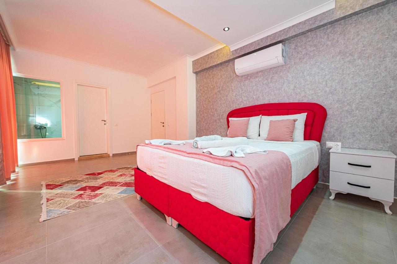 4 Bedroom Holiday Villa In Hisaroenue Oeluedeniz- Gold Rose Fethiye Kültér fotó