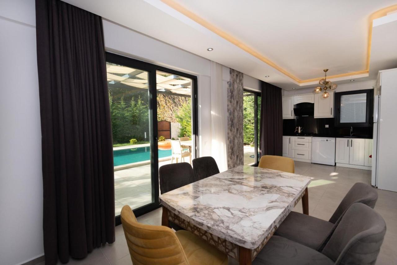 4 Bedroom Holiday Villa In Hisaroenue Oeluedeniz- Gold Rose Fethiye Kültér fotó