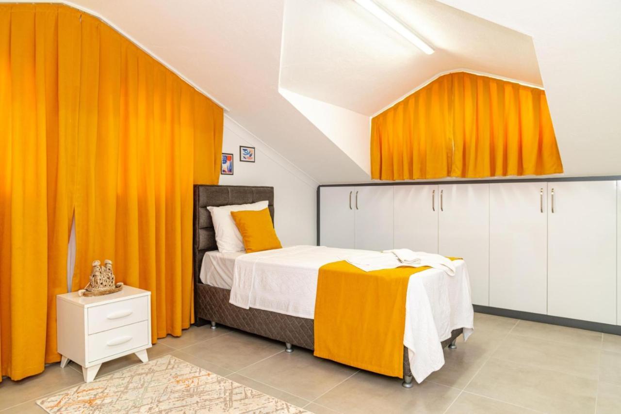 4 Bedroom Holiday Villa In Hisaroenue Oeluedeniz- Gold Rose Fethiye Kültér fotó