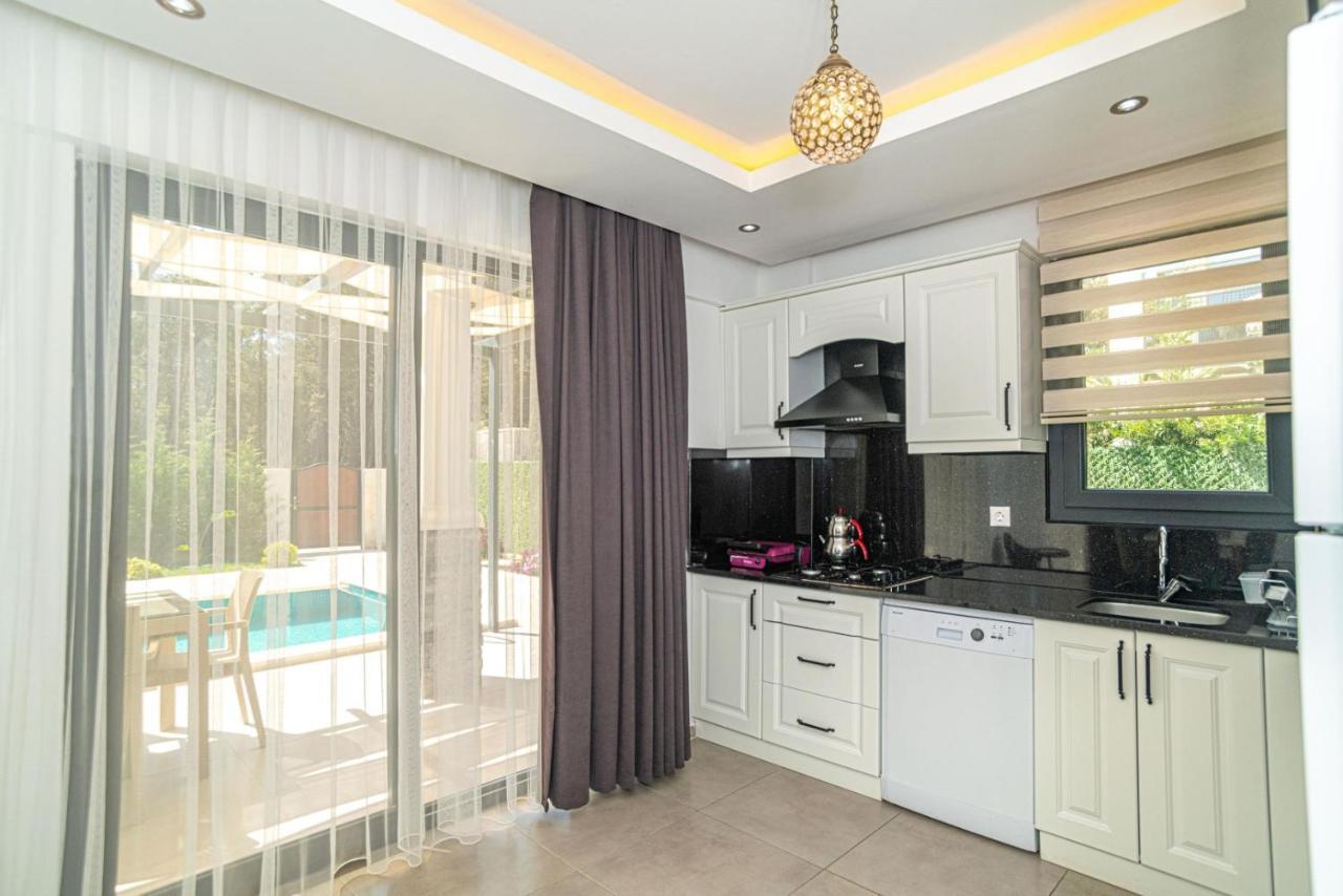 4 Bedroom Holiday Villa In Hisaroenue Oeluedeniz- Gold Rose Fethiye Kültér fotó